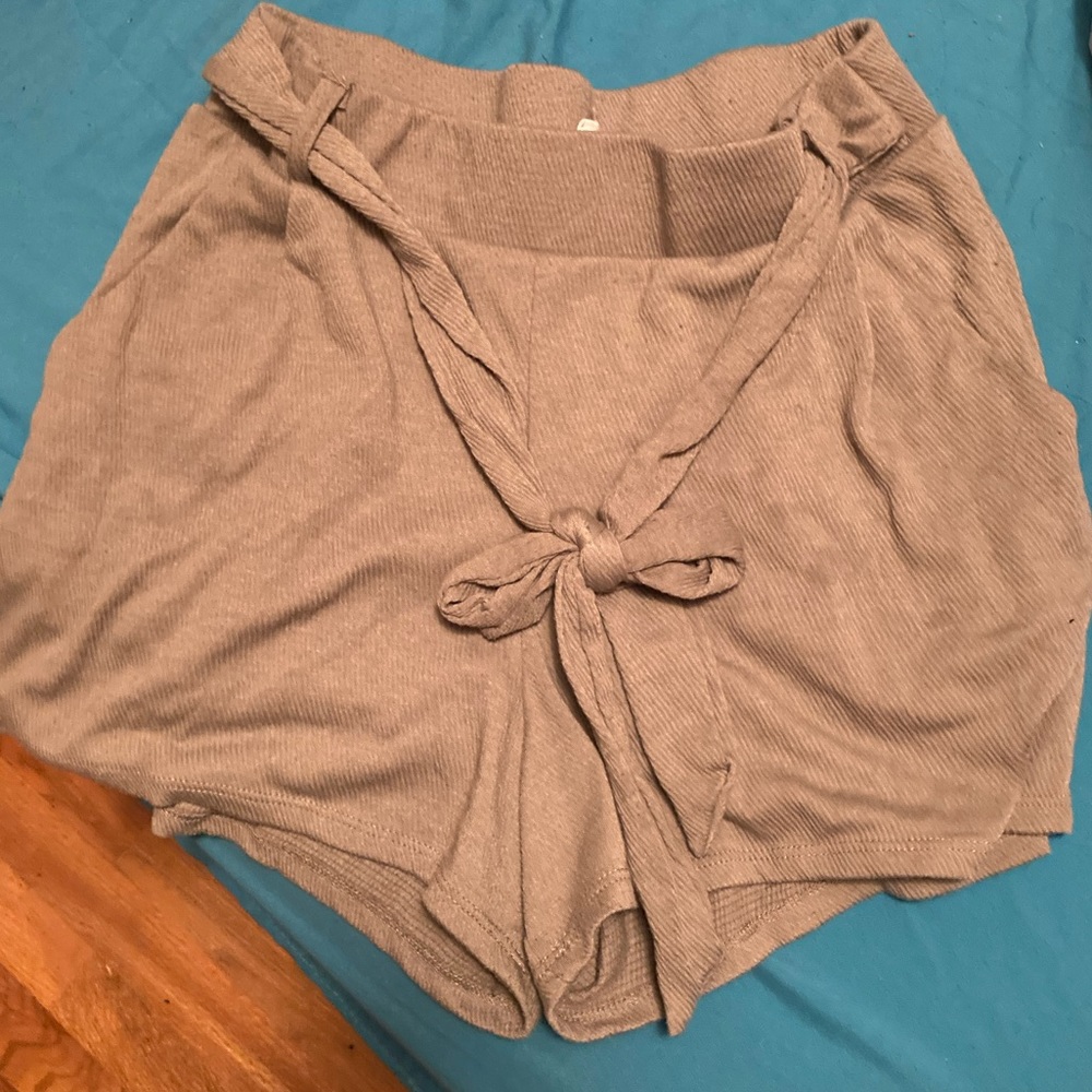 Gypsy and jade flowy shorts